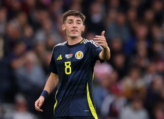 Billy Gilmour pela Escócia